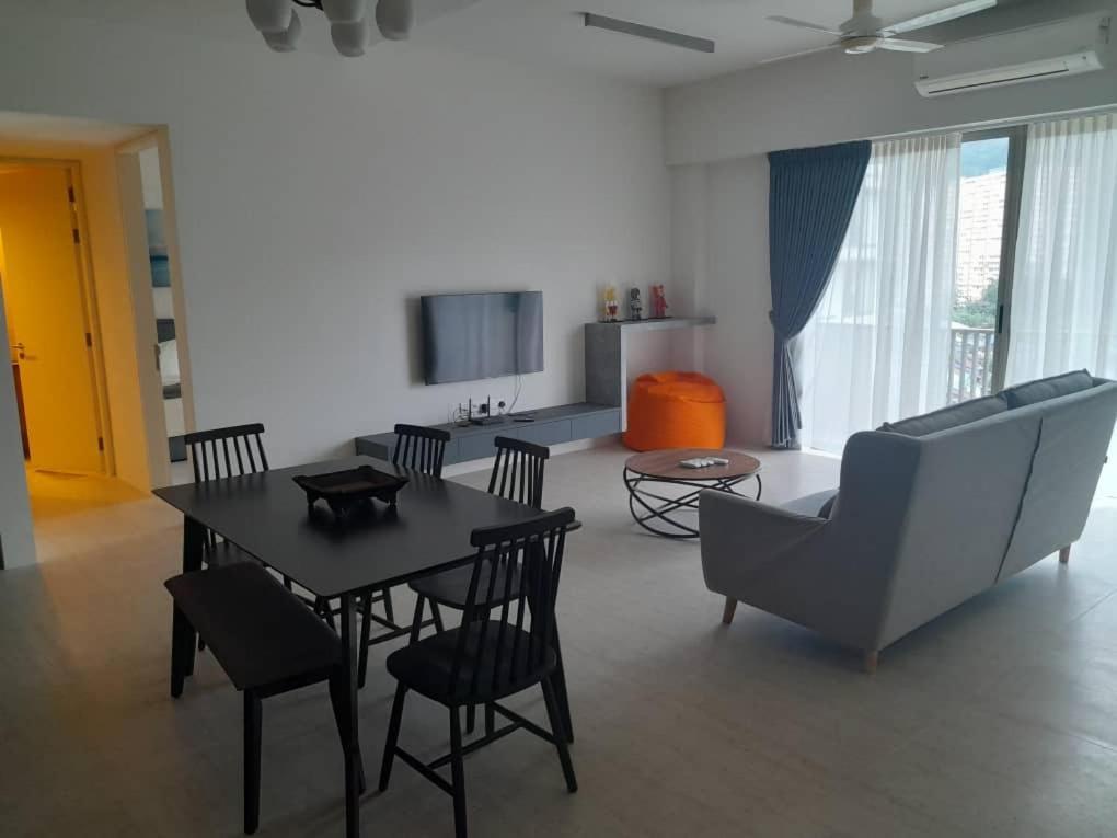 By The Sea Suites - Managed By Sdb Host Batu Ferringhi Exterior photo